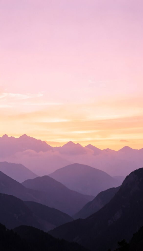 Montañas al atardecer - Fondos de pantalla para Facebook