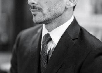 Clásico en Blanco y Negro - Fotos de perfil para hombres